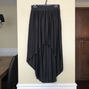 Black High Low Pleated Skirt